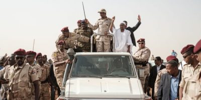 التطبيع كان مجرد بداية.. والديمقراطية والفساد والذهب السوداني الدارفوري باحتكار الامارات وميليشيا حميدتي منقذ البشير والحكومة التي يقودها الحراك التطبيع كان مجرد بداية.. والديمقراطية والفساد والذهب السوداني الدارفوري باحتكار الامارات وميليشيا حميدتي منقذ البشير والحكومة التي يقودها الحراك