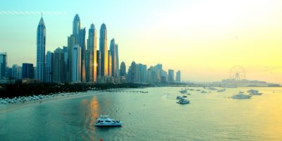 السعودية في مواجهة دبي.. منافسة تجارية خليجية تدفع شركات للخروج من الإمارة “البرّاقة” نحو الرياض السعودية في مواجهة دبي.. منافسة تجارية خليجية تدفع شركات للخروج من الإمارة “البرّاقة” نحو الرياض