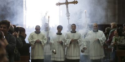 عيد الفصح، ولماذا يلون المسيحيون البيض ويأكلون شوكولا الأرانب؟ عيد الفصح، ولماذا يلون المسيحيون البيض ويأكلون شوكولا الأرانب؟