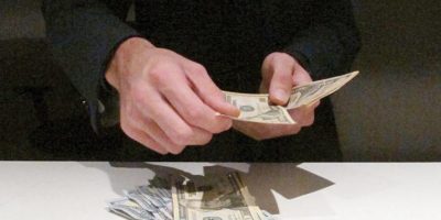 المال يجعلك «أكثر سعادة» المال يجعلك «أكثر سعادة»