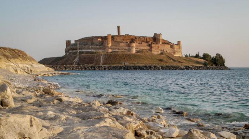 قلعة «جعبر»... متنفس للسوريين بعد سنوات من الانقطاع