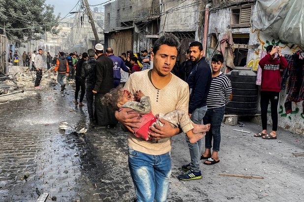 23/12/01:استئناف قصف غزة وتوجيه سكانها نحو رفح واكثر من 109 أشخاص قتلوا منذ إنتهاء الهدنة صباح اليوم