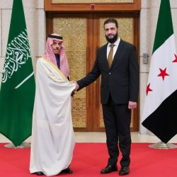 وزير خارجية السعودية يلتقي أحمد الشرع,إسرائيل تواصل عمليتها العسكرية في جنين ,وحماس ستفرج عن أربعة رهائن إسرائيليين غدا