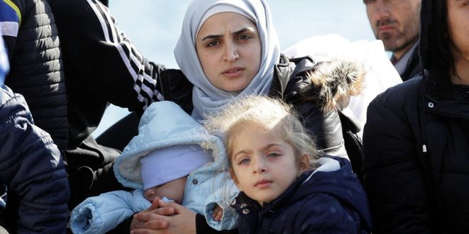 ما علاقة اللاجئين السوريين بقصف روسيا للجيش التركي في إدلب؟الابتزاز واسراره