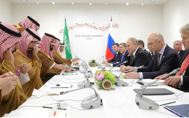 الخسائر تخطت 32 مليار إسترليني خلال دقائق..ترامب اتهم السعودية وروسيا بالمسؤولية.. وحرب أسعار