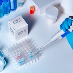 علاج كورونا: العلماء يعملون على 3 سيناريوهات.. والحل قد يكمن في المتعافين