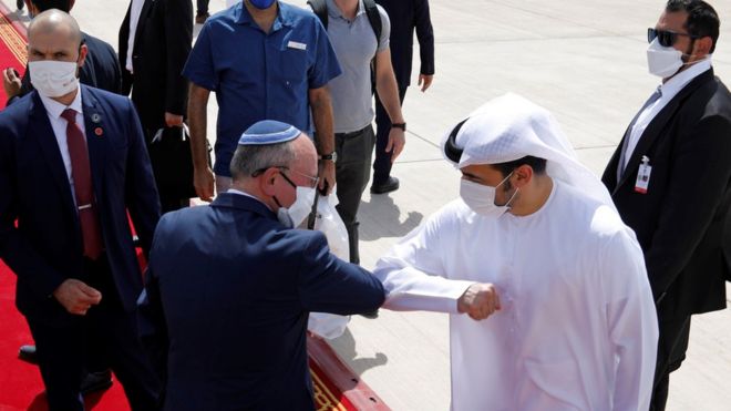 "مخاوف فلسطينية"من تبعات تطبيع العلاقات بين  دول عربية وإسرائيل، وانقسام حول كيفية التصدي لموجة "كورونا" الثانية