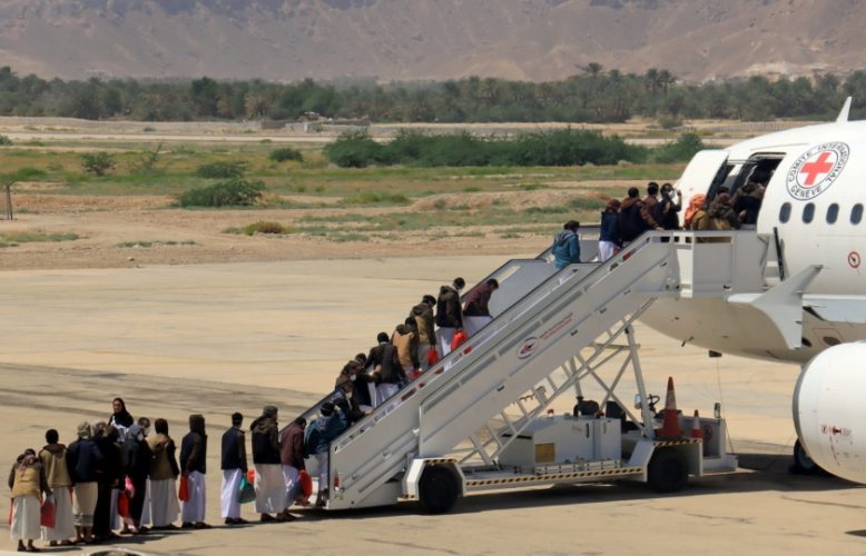 صحف اليوم:أكبر عملية تبادل للأسرى باليمن وإسبانيا مليون إصابة،وإيطاليا أعلى زيادة يومية واتفاق إسرائيل والإمارات "صفقة تجارية؟ وصقر بالسعوديةب 170 ألف$