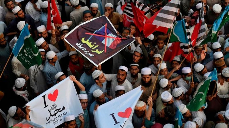 المولد النبوي: هل ينبغي لماكرون "الاعتذار" في ذكرى مولد النبي محمد؟