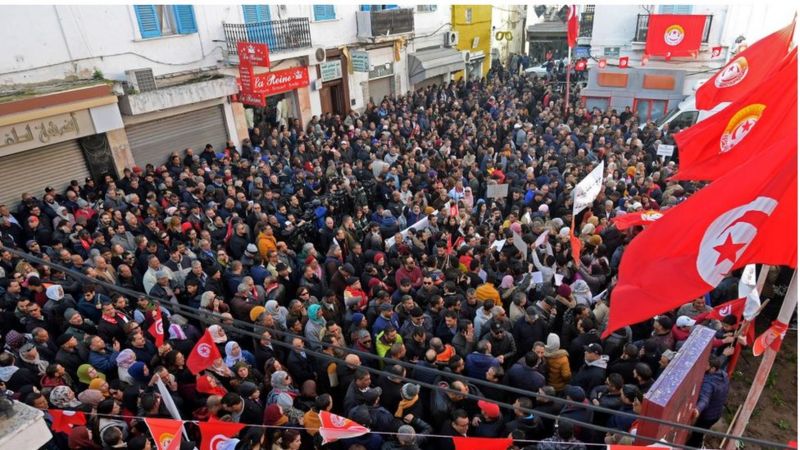 تونس في "مفترق طرق" في الذكرى العاشرة لاندلاع ثورة الياسمين
