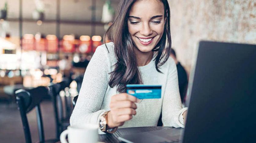 قنينة مياه {ذكية} تقتل البكتيريا ومسببات الأمراض وطاقات ذكية تحافظ على البيئة