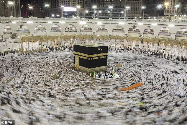 يوسف الدموكي: في الإسراء والمعراج.. رحلةٌ مع النبي