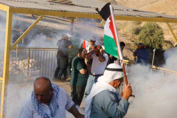 صحف:اعتقال أحد قادة داعش في بغداد، والولايات المتحدة تواصل ضرباتها الجوية على مواقع طالبان دعما للحكومة الأفغانية