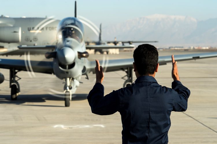 صحف:فرار جماعي لخبراء الجيش الأفغاني الكثير! وقصف إسرائيلي «يهز» دمشق وأطرافها