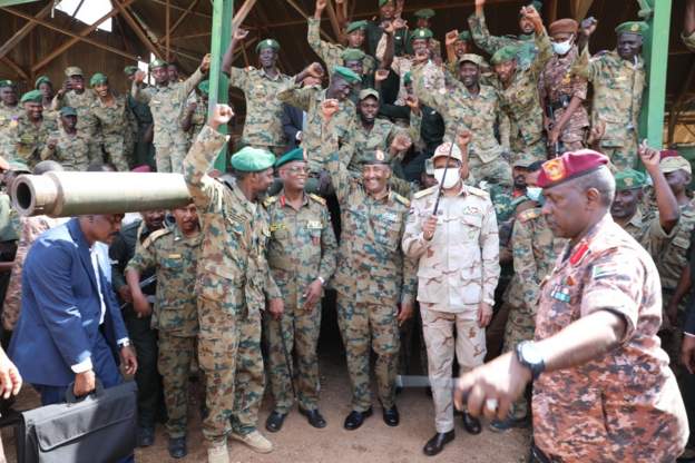صحف:السودان يصادر جميع أصول حركة حماس على أراضيه، وأوروبا تطرح خطة لتصنيع شاحن واحد للكمبيوتر والأجهزة الذكية