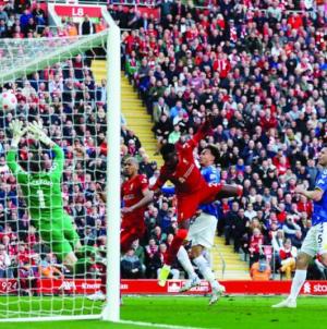 فاليكانو يُسقط برشلونة، فوز قاتل لمارسيليا، ميلان يلدع لاتسيو وجماهير سان جيرمان والبايرن ترفضان الاحتفال بلقب الدوري وليفربول يحسم ديربي «مرسيسايد»