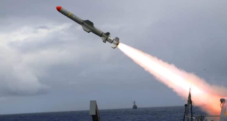 صواريخ أمريكية Harpoon أو Naval Strikeمضادة للسفن ستساعد في استئناف تصدير الحبوب  الاوكرانيه وتجنب نقص الغذاء العالمي