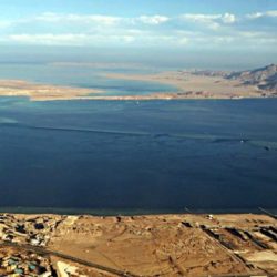 بايدن، يتوسط لتسليم جزيرتي تيران وصنافير إلى السعودية