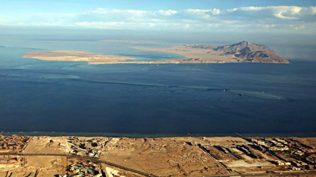 بايدن، يتوسط لتسليم جزيرتي تيران وصنافير إلى السعودية