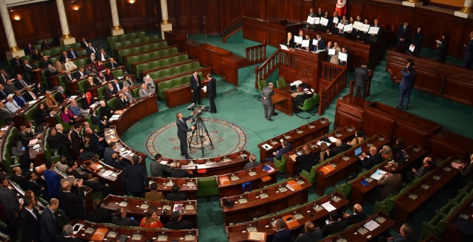 "الإسلام لن يكون ديناً للدولة بتونس"!100 قتيل بين المتظاهرين السودانيين والائتلاف الحاكم في إسرائيل يفشل في تمديد قانون "الضفة الغربية"