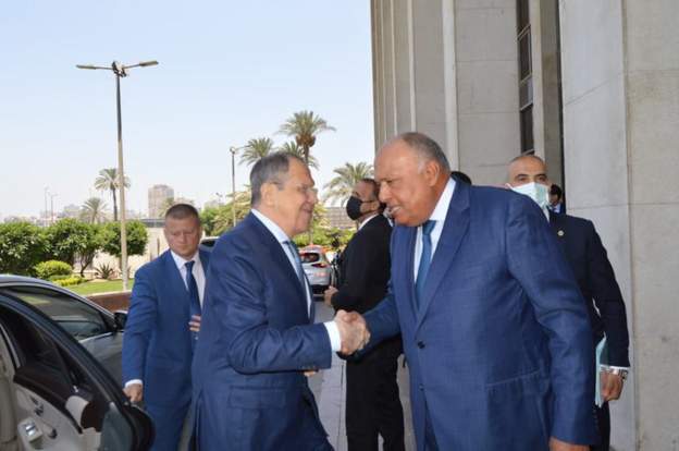 لافروف في مصر وبابا الفاتيكان "يطلب الصفح" مجددا في كندا