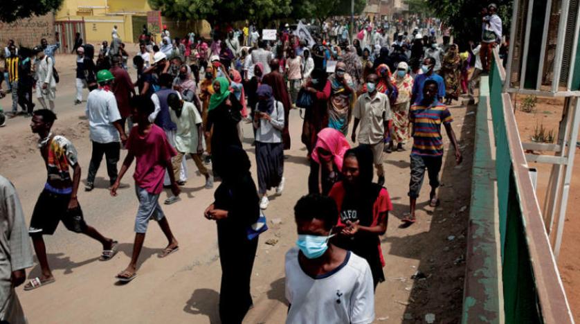 مئات القتلى والجرحى واتهامات لانقلاب البرهان؟ إقالة رئيس الهيئة القومية للأنفاق في مصر وفيروس ماربورغ يقتل شخصين في غانا
