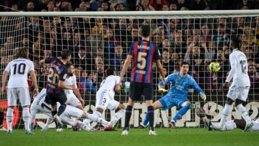 البرشا يحسم الكلاسيكو واليوفي يوجه ضربة للانتر، فوز لايكرز وانجاز للبنان في الملاكمة