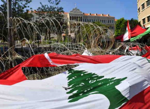 لبنان بتوقيتين.. التوقيت الصيفي يقسم اللبنانيين..
