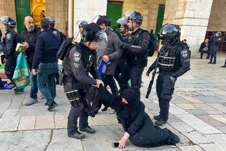 23/4/5:اجتماع طارئ للجامعة العربية لمناقشة اشتباكات المسجد الأقصى،واتفاق بين العراق وتوتال الفرنسية حول مشروع للطاقة بـ27 مليار دولار