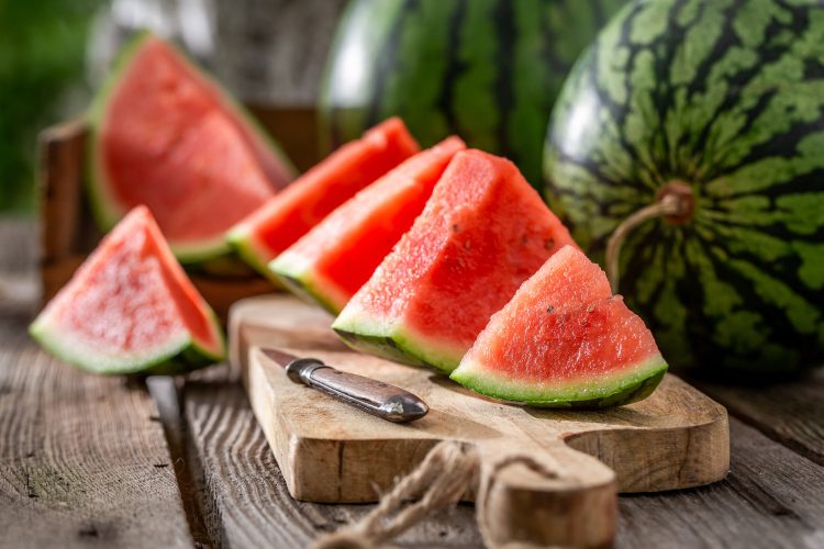 البطيخ... محاولات علمية مستمرة لمعرفة فوائده الصحية يعزز عمل الأوعية الدموية