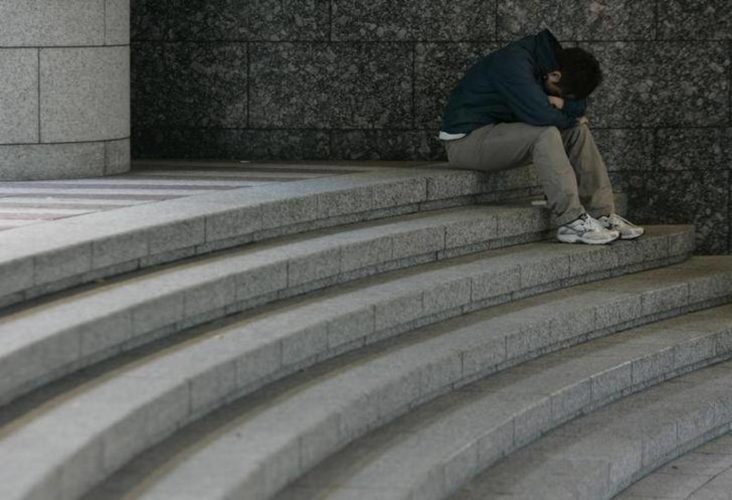 خبير يكشف الصلة بين السكري والاكتئاب وخبيرة: مواد غذائية يمكن تناولها بعد انتهاء مدة صلاحيتها!