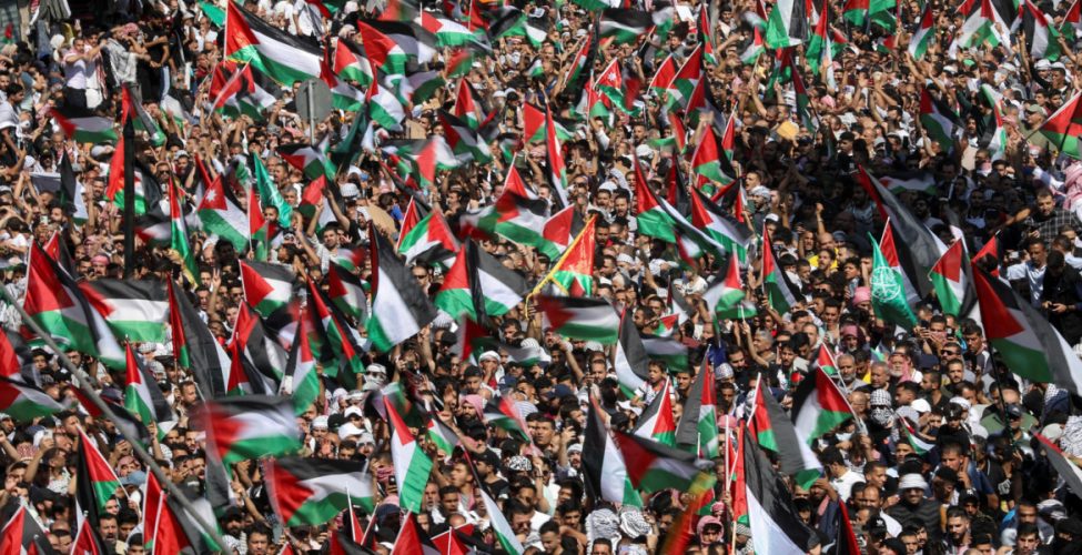 23/10/20: الشعوب تنتفض لغزة دعماً لفلسطين واستطلاعات رأي في بريطانيا وأمريكا تؤيد وقف الحرب وتنتقد إدارة بايدن