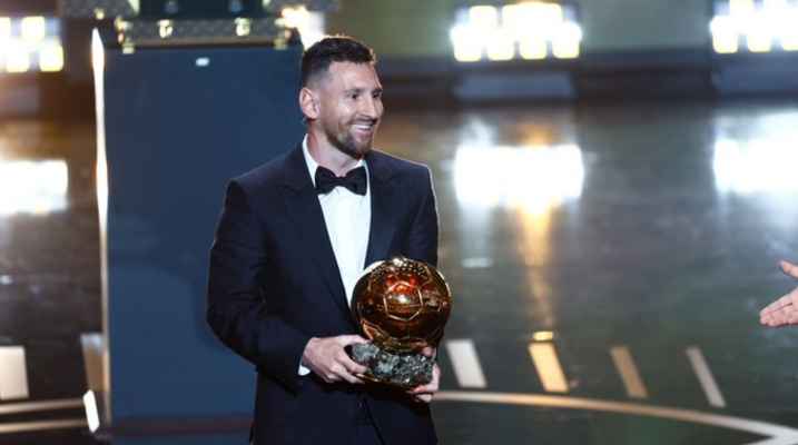 ميسي  يفوز بكرته الثامنه وابرز الجوائز ودنفر يواصل انتصاراته