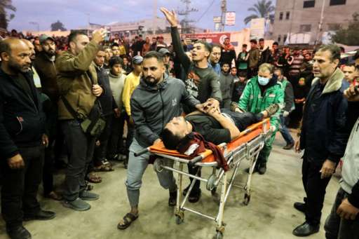 23/12/15:في اليوم الـ70"الحرب بغزة ستدخل مرحلة جديدة"وتتجاوز 70 ألف قتيل وجريح