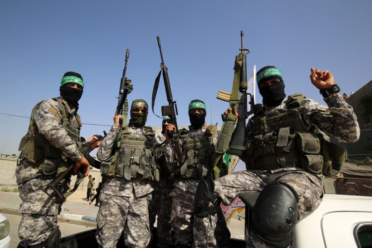 24/1/1:القسام تستهدف طائرة أباتشي إسرائيلية..وشهداء الحرب يرتفعون لـ 21855 وإسرائيل تسحب بعض قواتها