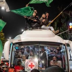 6/2:الصفقة:الإفراج عن 33 “محتجزا” بغزة“حيًا أو ميتًا”واطلاق سراح “المحتجزين لتبدأ مفاوضات حول وقف الحرب