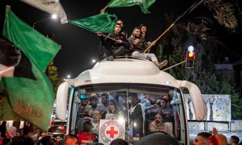 6/2:الصفقة:الإفراج عن 33 “محتجزا” بغزة“حيًا أو ميتًا”واطلاق سراح “المحتجزين لتبدأ مفاوضات حول وقف الحرب