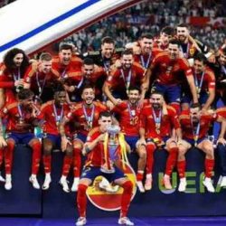 هتافات استفزازية من الاسبان،تحقيق بحق بييلسا،اندريك يريد اثبات نفسه وزفيريف الى ربع نهائي بطولة هامبورغ