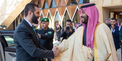 “هذه ليست السعودية التي زارها ترامب من قبل”وتكشف خلافا بين ترامب ونتنياهو” وتوقعات بحضور الشرع القمة يعرض على ترامب صفقة معادن وبُرجاً في دمشق” “هذه ليست السعودية التي زارها ترامب من قبل”وتكشف خلافا بين ترامب ونتنياهو” وتوقعات بحضور الشرع القمة يعرض على ترامب صفقة معادن وبُرجاً في دمشق”